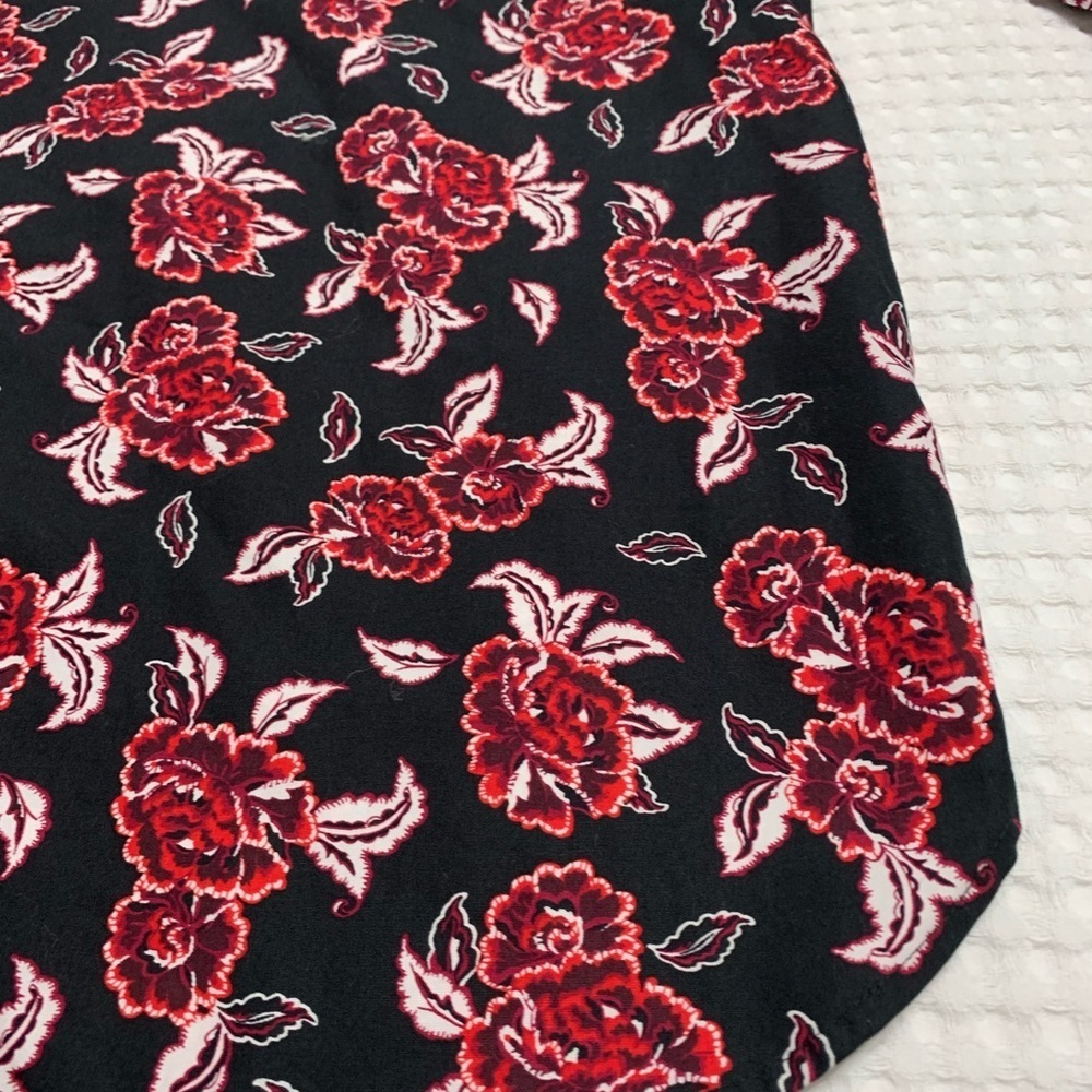LANDS END WRINKLE FREE NO IRON FLORAL BUTTON DOWN
TUNIC BLOUSE-SIZE 12 - Picture 8 of 13